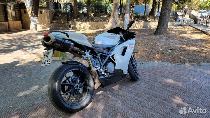 Ducati 848