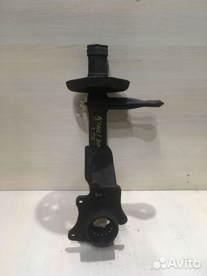 Кулак поворотный передний Ауди 80 Б4