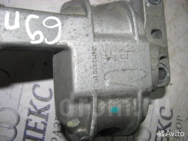 Опора двигателя правая VW Tiguan 2007-2011