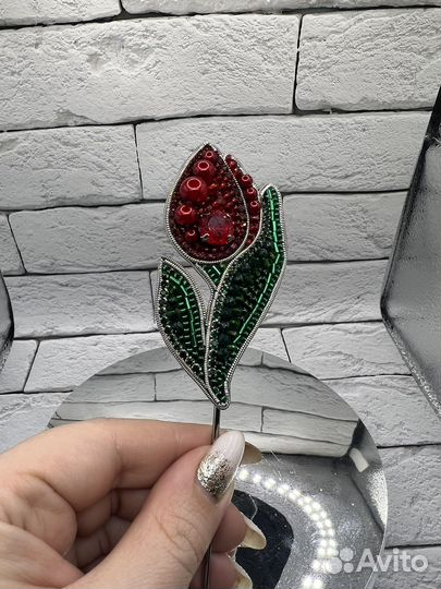 Брошь тюльпан