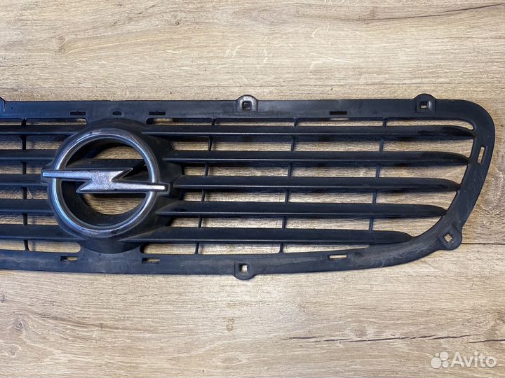 Opel movano решетка радиатора