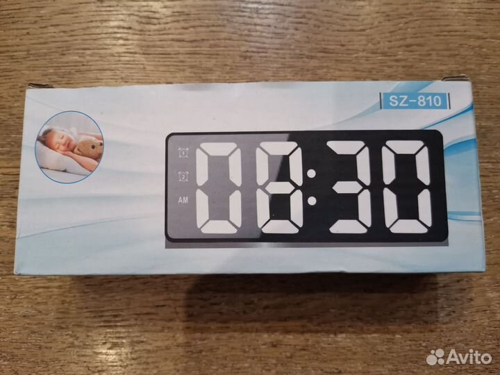Часы электронные настольные. Новые