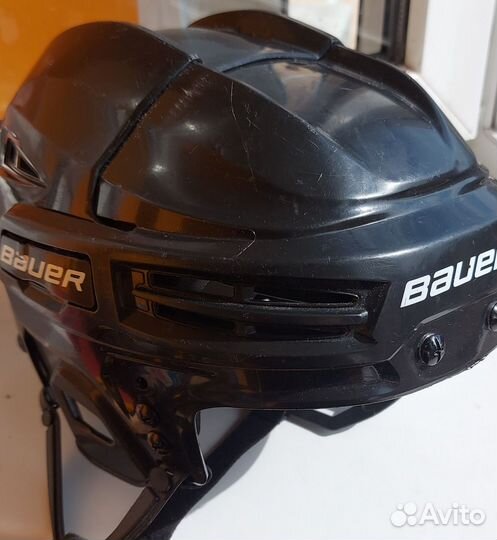 Хоккейный шлем