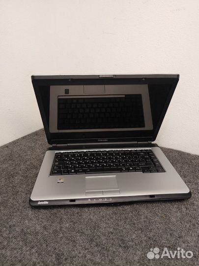 Ноутбук Toshiba Satellite L300-11Q