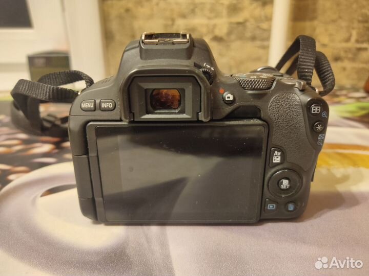 Зеркальный фотоаппарат canon eos 200d