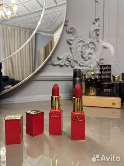 Помада Valentino