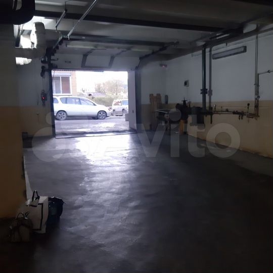 Машиноместо, 30 м²