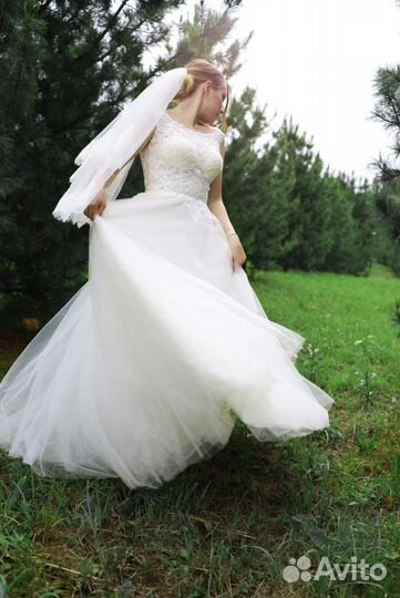 Свадебное платье 44
