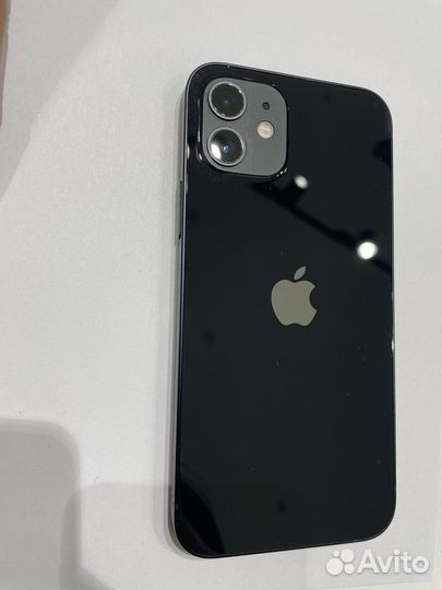 Телефон iPhone 12