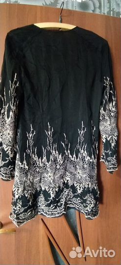 Платье-туника с кружевом