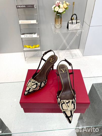 Босоножки женские Valentino