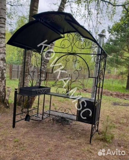 Мангал с крышей