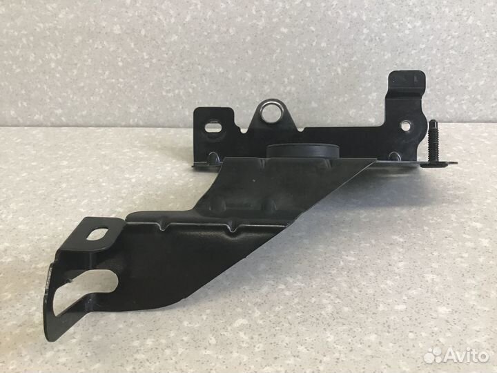 Кронштейн (сопут. товар) Nissan Terrano III (D10)