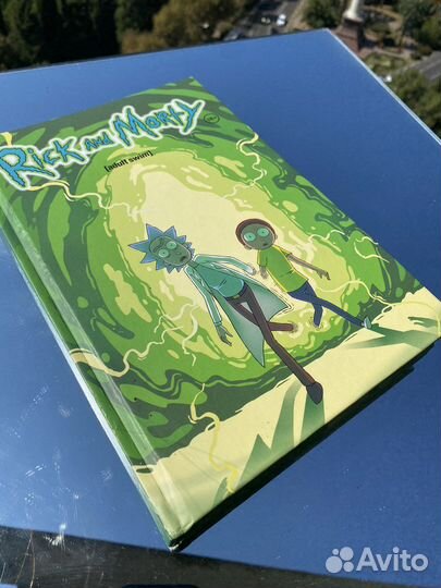 Книга Комиксы Рик и Морти adult swim