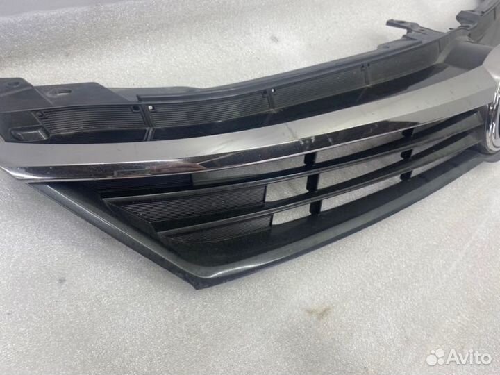 Решетка радиатора передняя Toyota Camry V55
