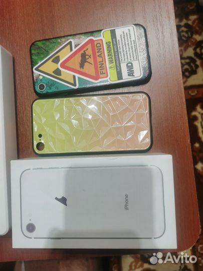 Телефон iPhone 8