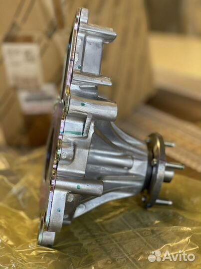 Помпа Toyota 16100-09261