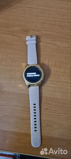 Смарт-часы Samsung Galaxy Watch 42mm Rose Gold