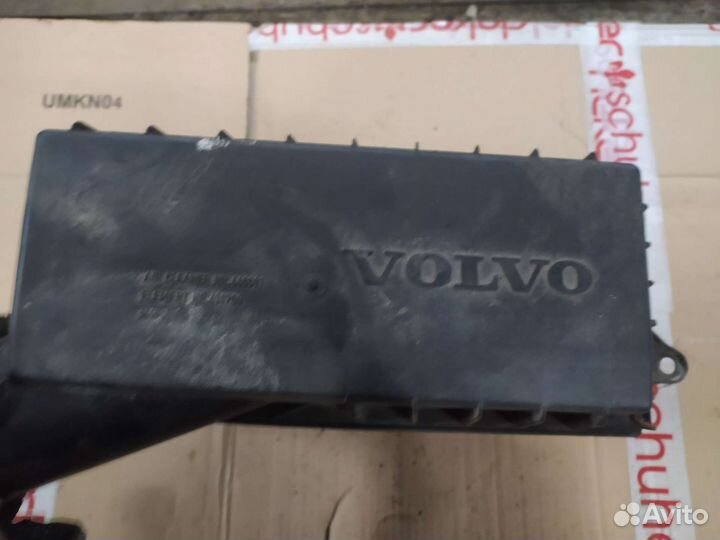 Корпус воздушного фильтра Вольво 460