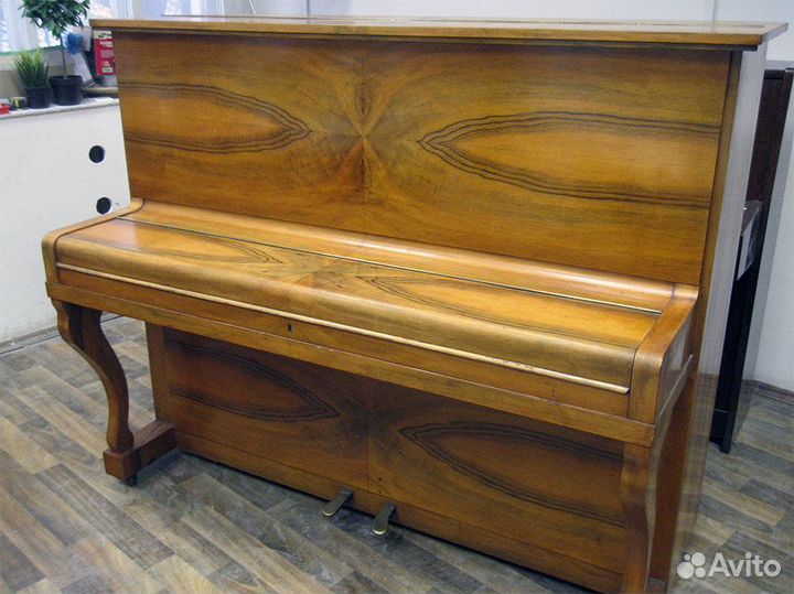 Пианино Legnica. Звучит лучше petrof