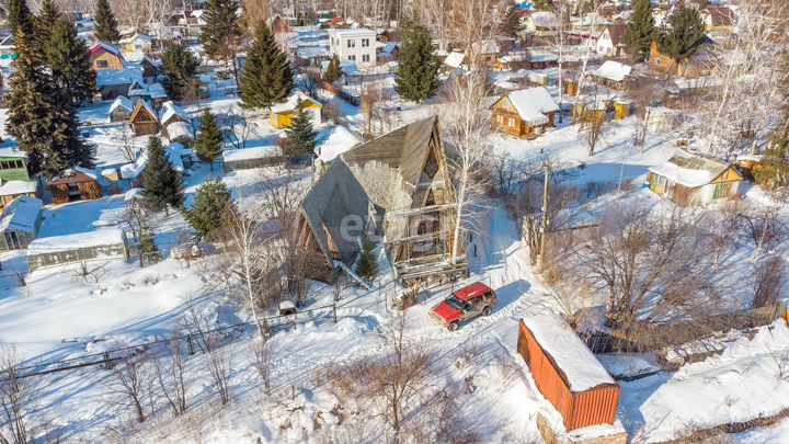 Дом 94 м² на участке 4,7 сот.