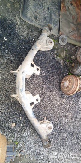 Балка подвески задняя Ford Sierra MK1