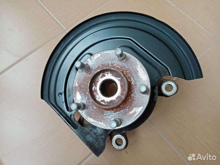 Поворотный кулак передний правый Nissan Juke