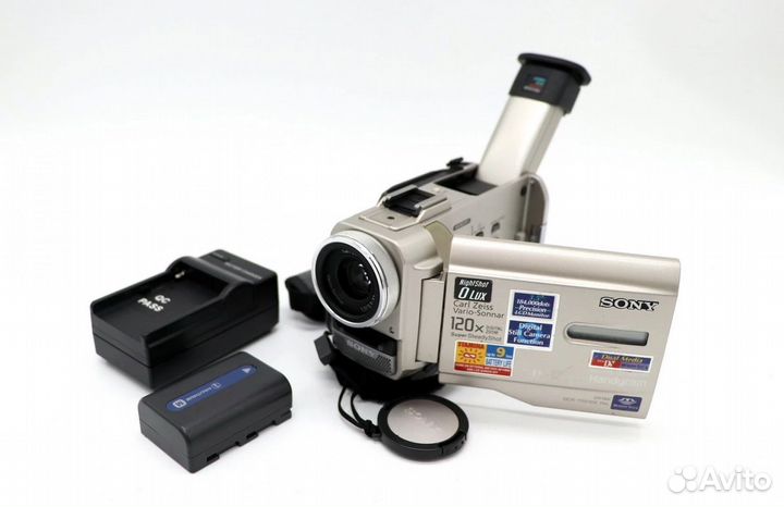 Видеокамера Sony DCR-TRV10E
