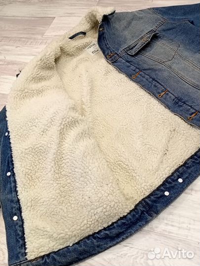 Джинсовая куртка с джинсами