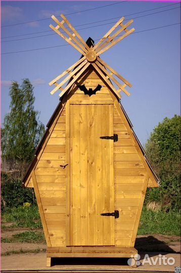 Дачный туалет деревянный