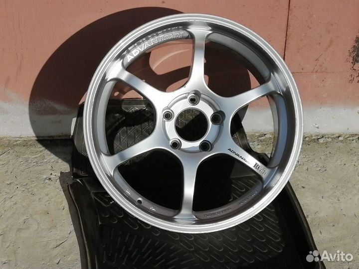 Диск 17 Yokohama Advan Racing