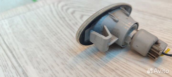 Повторитель в крыло Mitsubishi Lancer 9 CS5W 4G18