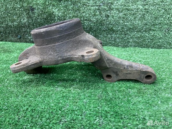 Поворотный кулак передний правый Hyundai Sonata 5