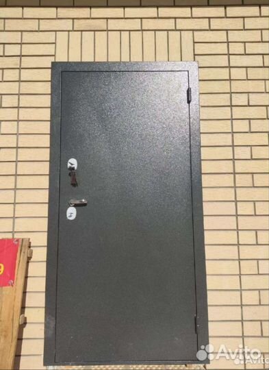 Входные стальные металлические двери со склада