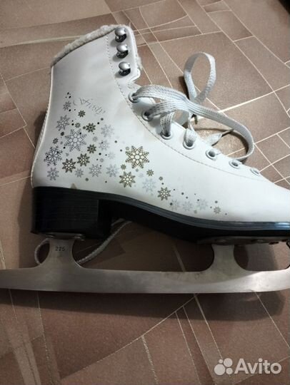 Коньки фигурные 37 размер