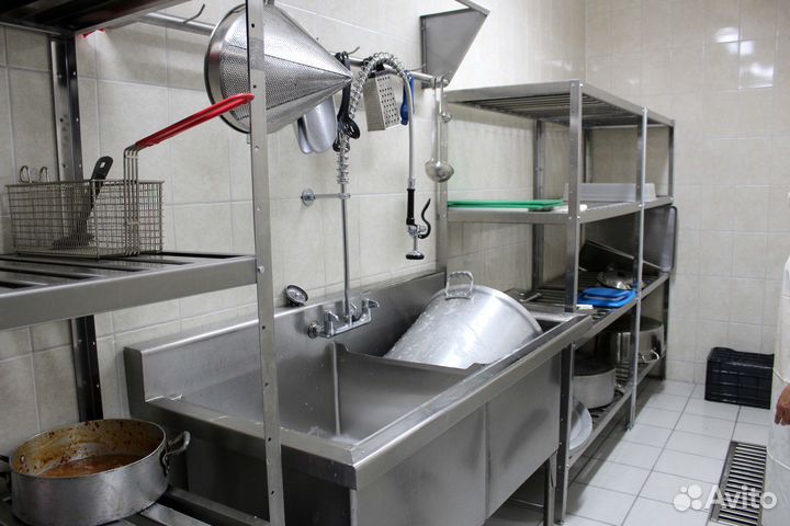 Стелажи.мойки.мойки с столом.Барные станции.столы