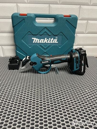 Секатор Makita