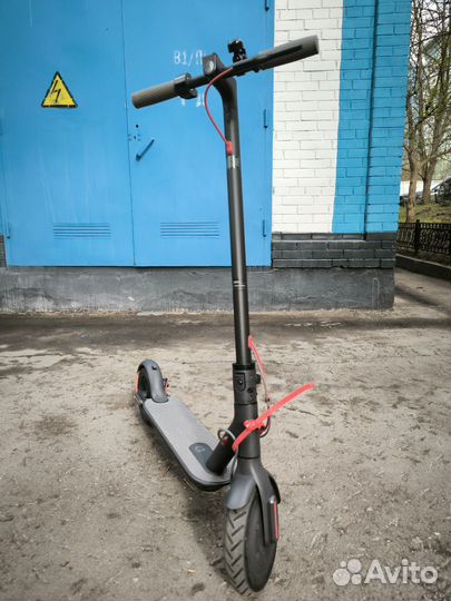 Электросамокат Xiaomi Mi Electric Scooter 1S