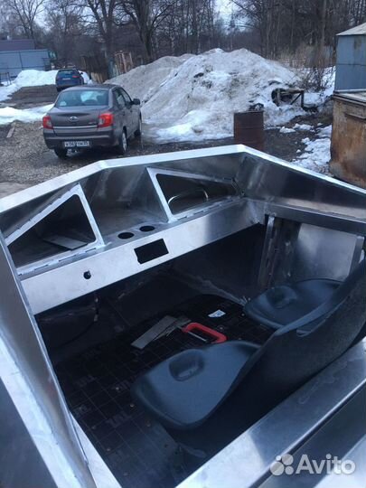 Скоростной катер Джет Бот на водомете