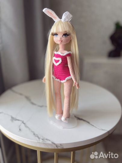 Вязаная каркасная кукла