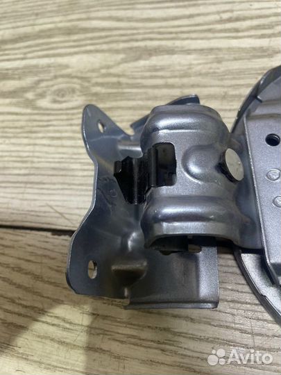 Лючок топливного бака Renault Koleos 2TR 2010