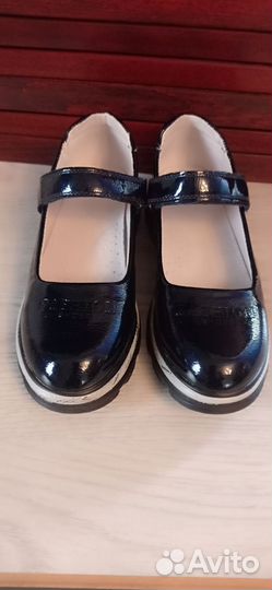 Туфли для девочки 35 р
