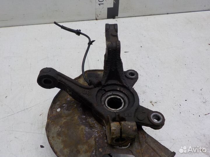 Кулак передний левый на Mazda 2 D65133031A