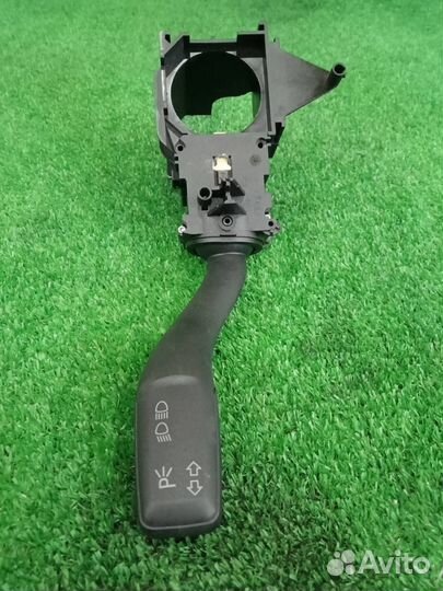 Подрулевой переключатель поворотников Audi A4 8E