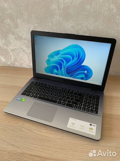 Игровой ноутбук Asus i3 7g/Geforce/12GB/512 SSD