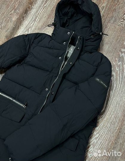 Зимний комфорт: пуховик Armani для мужчин