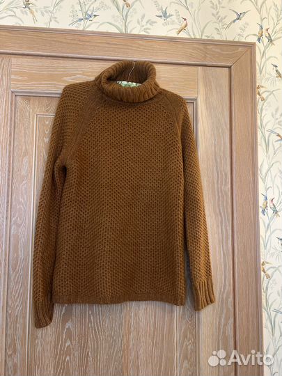 Свитер женский S-M Pull & Bear