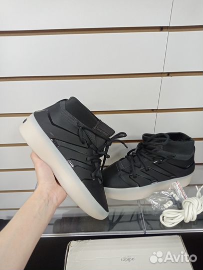 Кроссовки Adidas x Fear of God 2023