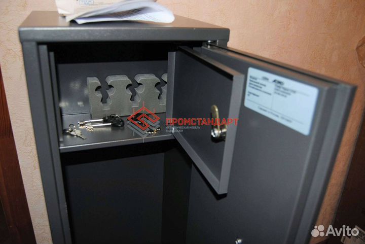 Сейф металлический