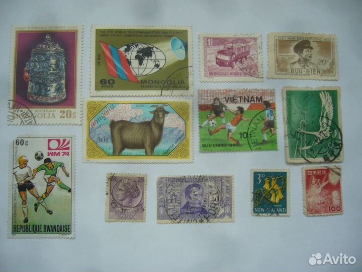Марки Япония,Куба,Вьетнам,Руанда,Камбоджа -45 шт